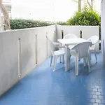 Fronte Mare Con Piscina Mv6 利尼亚诺萨比亚多罗