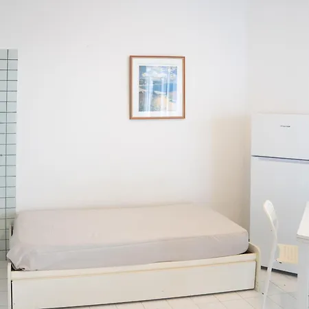 公寓 Fronte Mare Con Piscina Mv6
