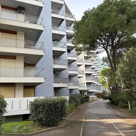 Fronte Mare Con Piscina Mv6 Lignano Sabbiadoro